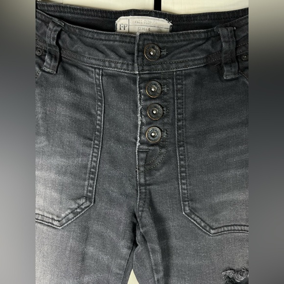 Free People Women's Mid-Rise Relaxed Mountaineer Jeans Faded Black Size 0 - Picture 5 of 12